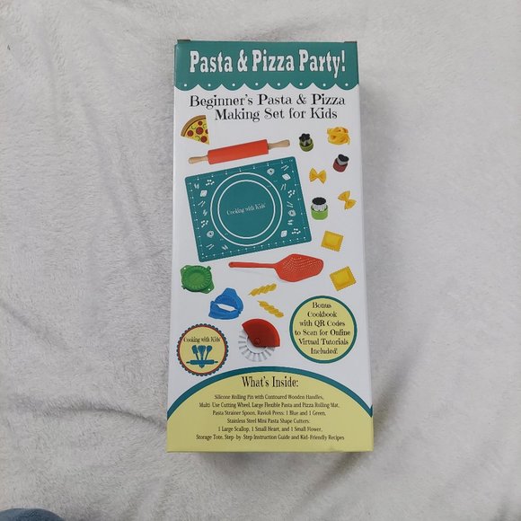 NWT Cooking with Kids Pasta & Pizza Party! Beginner's Pasta & Pizza Making kit - Picture 1 of 12